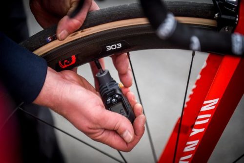 https://www.cyclingweekly.com/news/product-news/10-ways-the-pros-modify-their-bikes-for-the-cobbles-214775