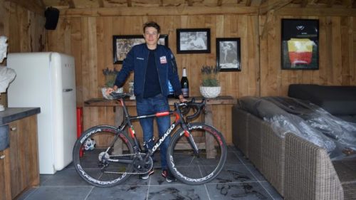 http://www.cyclingnews.com/features/jasper-philipsens-2019-colnago-c64-gallery/