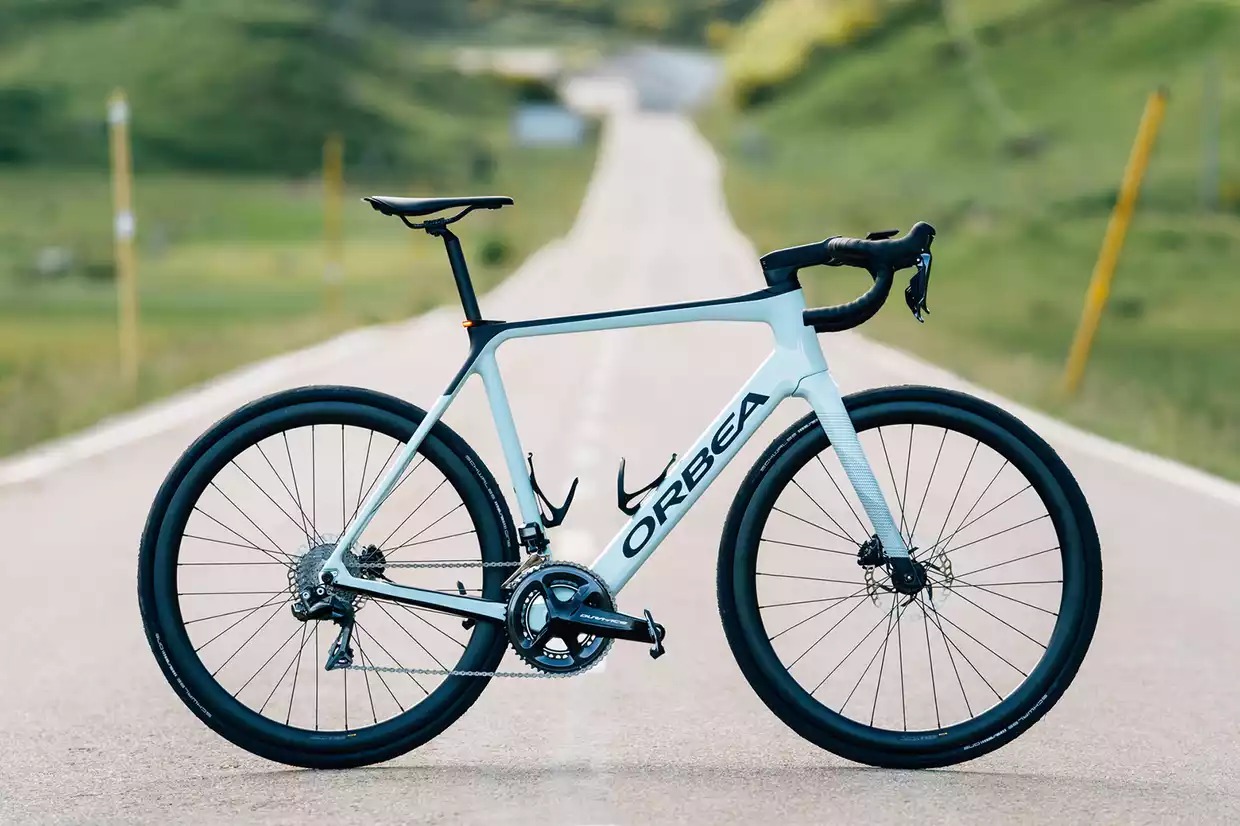 Orbeaからロードバイクにしか見えない2020 Orbea Gain M20i e-road登場 