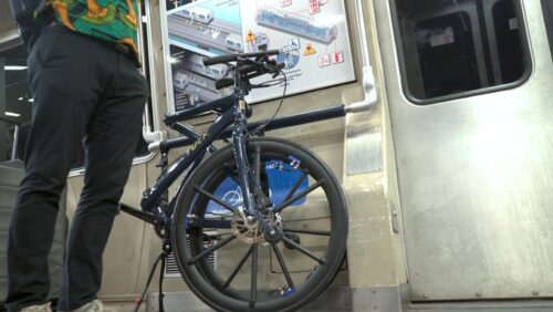 ホイールが3分の1に折りたためる、折りたたみ自転車のTuck Bike 