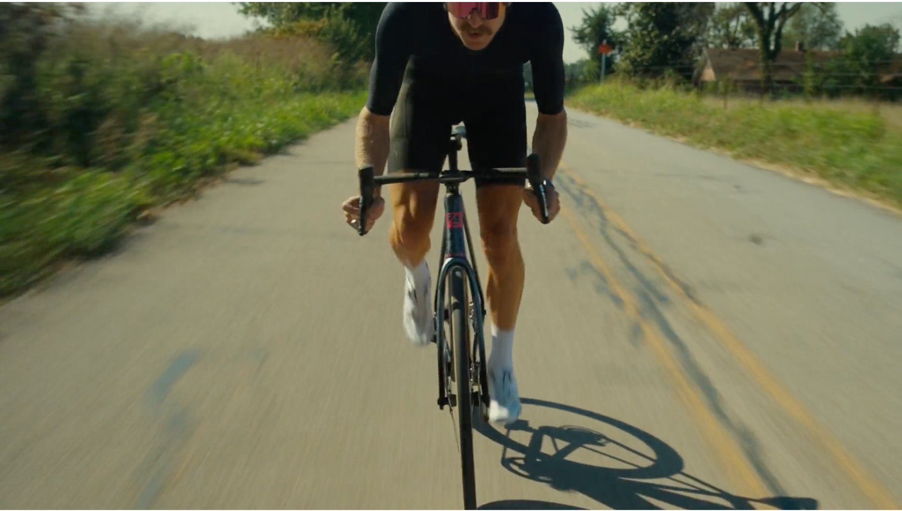 Allied Cycle Worksからレース対応のロード フレームとグラベルに対応